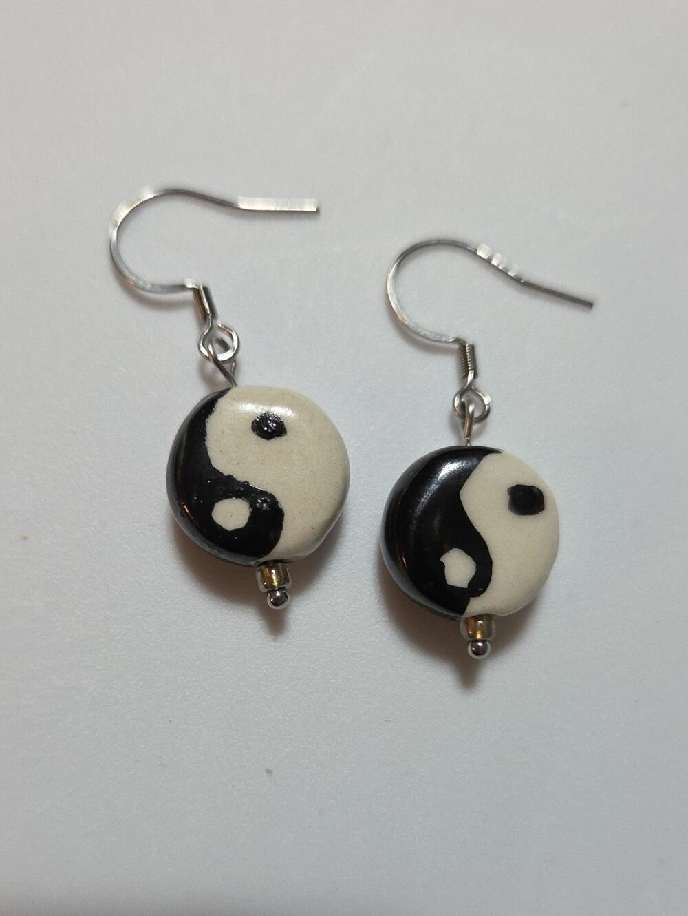New Ceramic Yin Yang Dangle Earrings Black White Zen Minimalist Gold Tone Boho